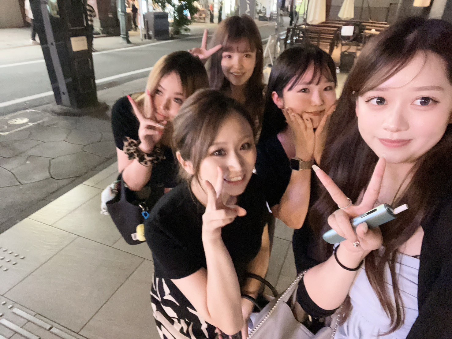 Placeのキャスト集合写真